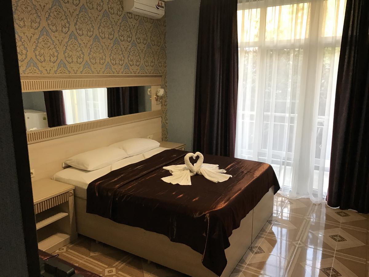 Hotel Danelyan Піцунда Екстер'єр фото